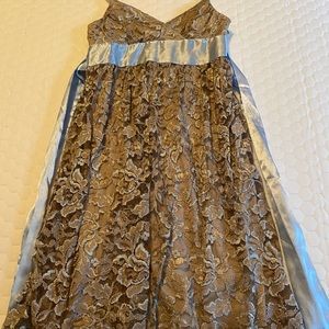 Girls lace dress size large good condition